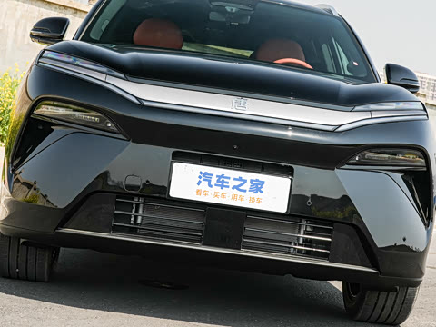 2025 BYD TANG L Image 28